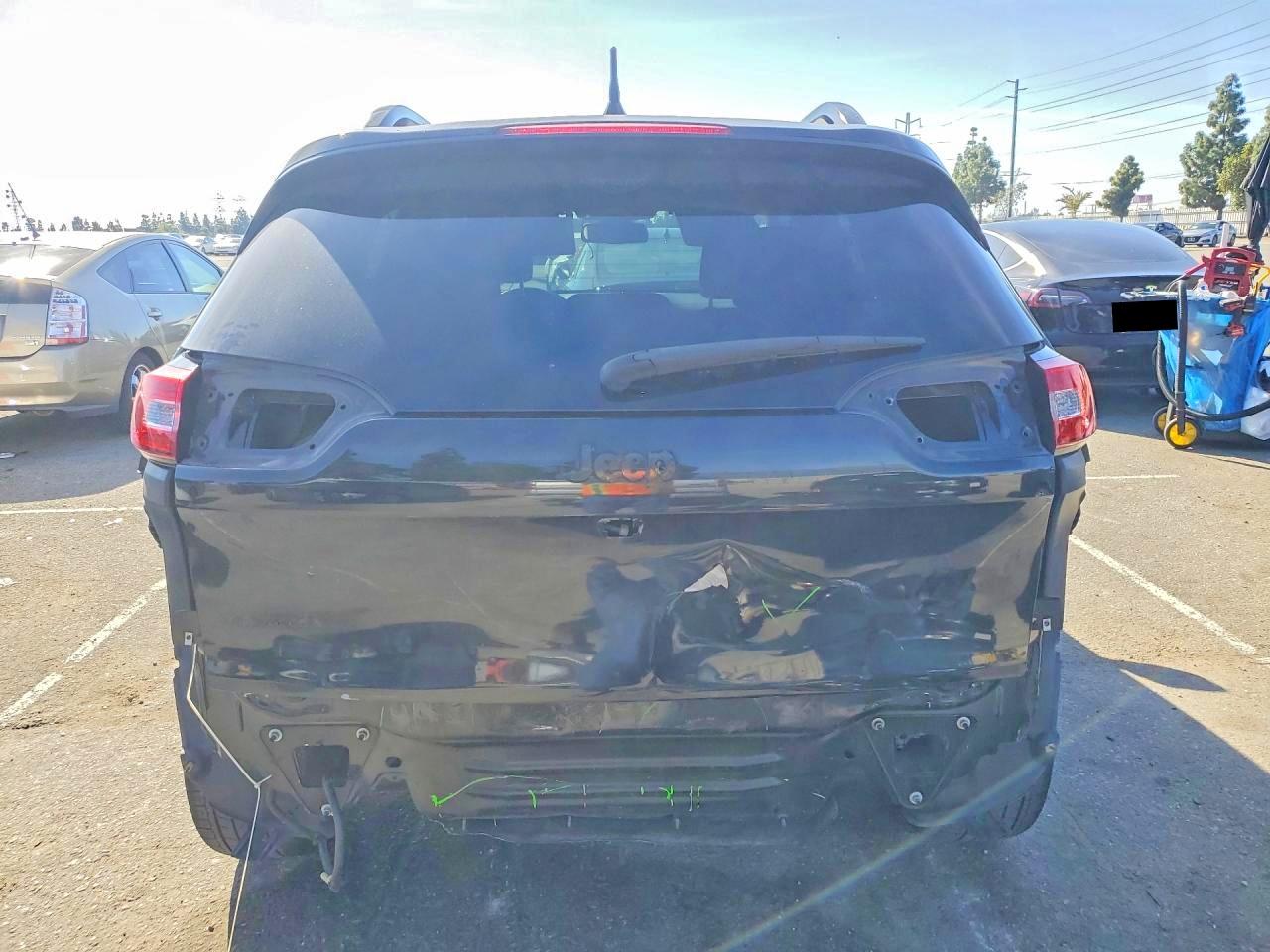 2016 JEEP CHEROKEE LATITUDE photo 6