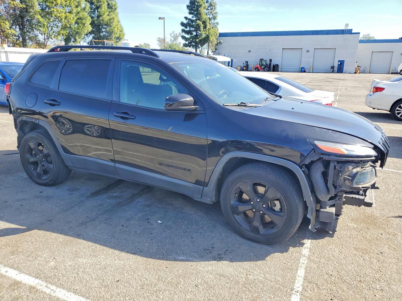 2016 JEEP CHEROKEE LATITUDE photo 4