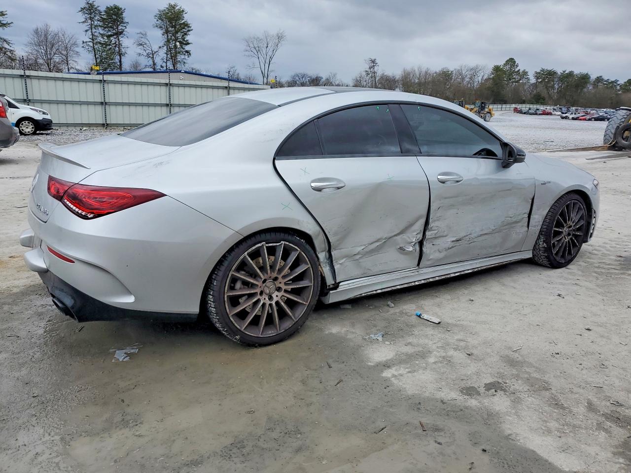 2022 MERCEDES-BENZ CLA AMG 35 4MATIC photo 3