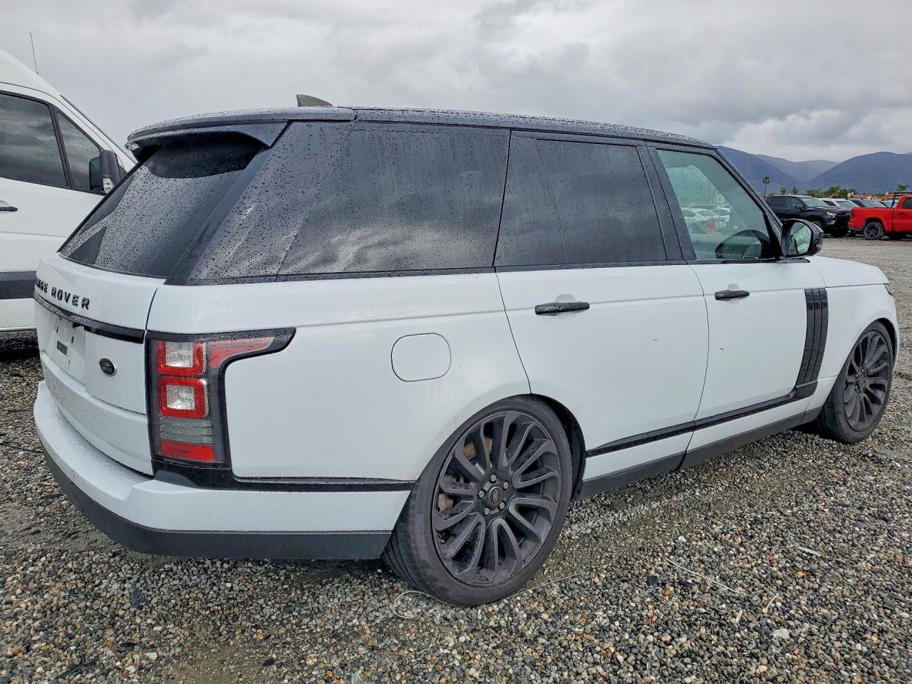 2017 LAND ROVER RANGE ROVER HSE photo 3