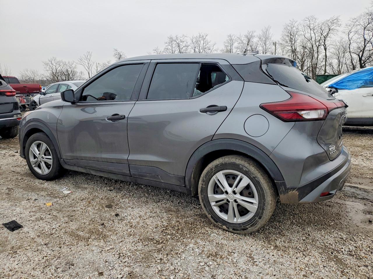 2021 NISSAN KICKS S photo 4