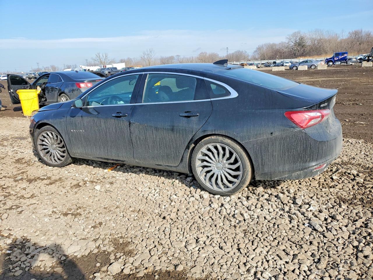 2020 CHEVROLET MALIBU LT photo 3