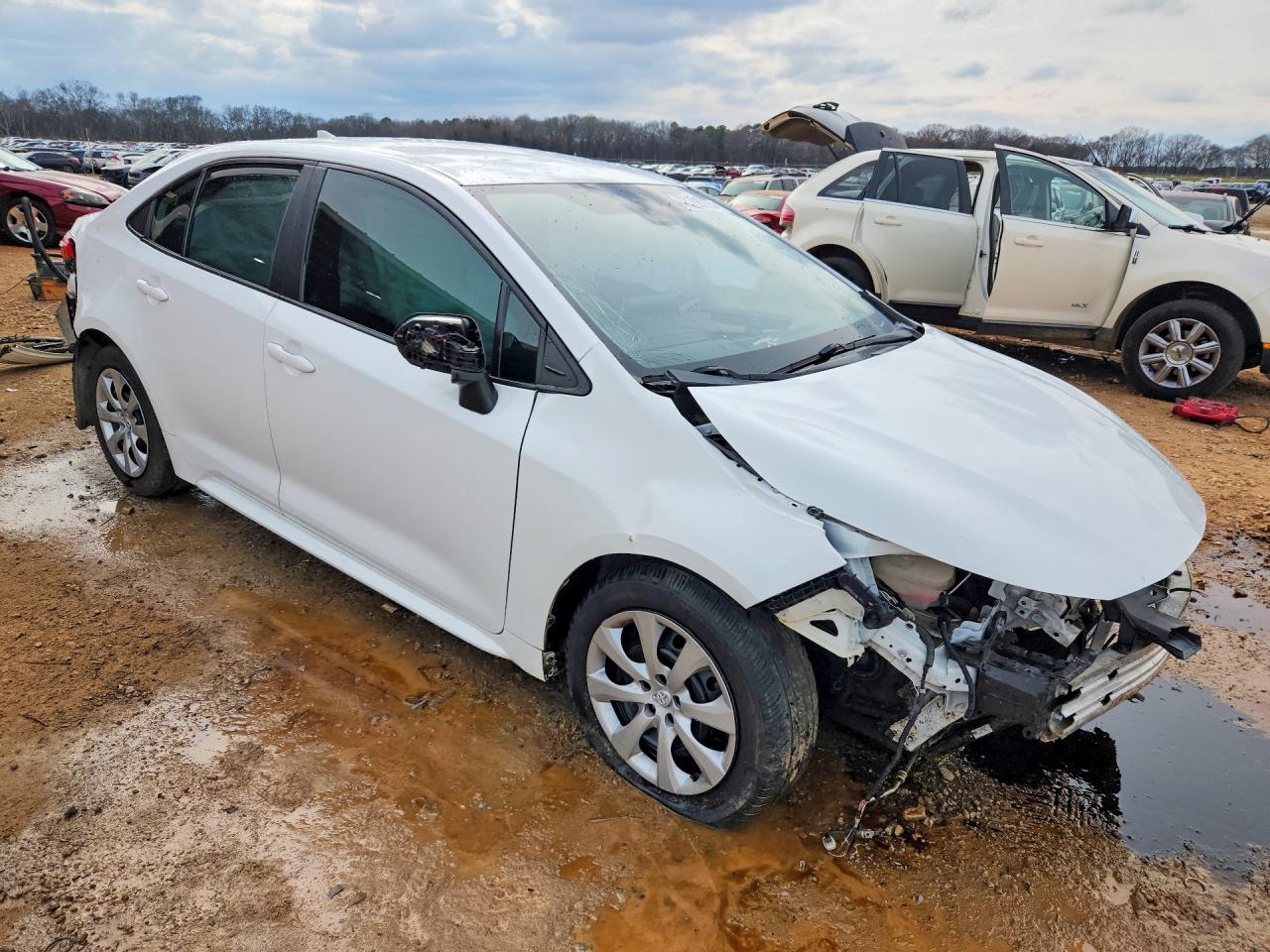 2021 TOYOTA COROLLA LE photo 4