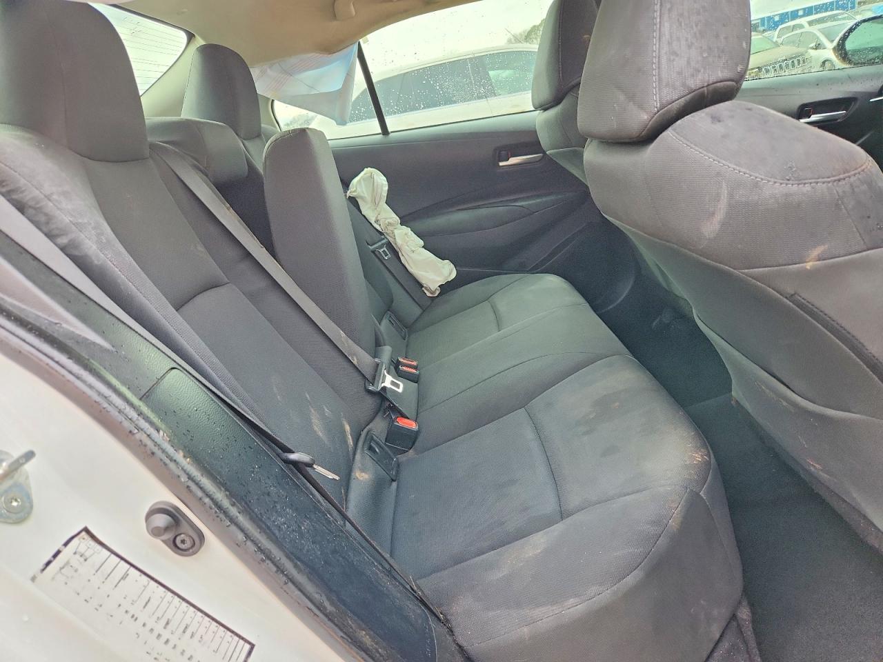 2021 TOYOTA COROLLA LE photo 10