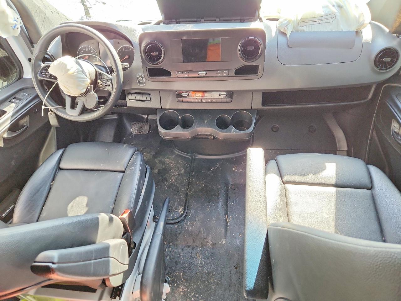 2024 MERCEDES BENZ SPRINTER 2500 DELIVERY VAN photo 15
