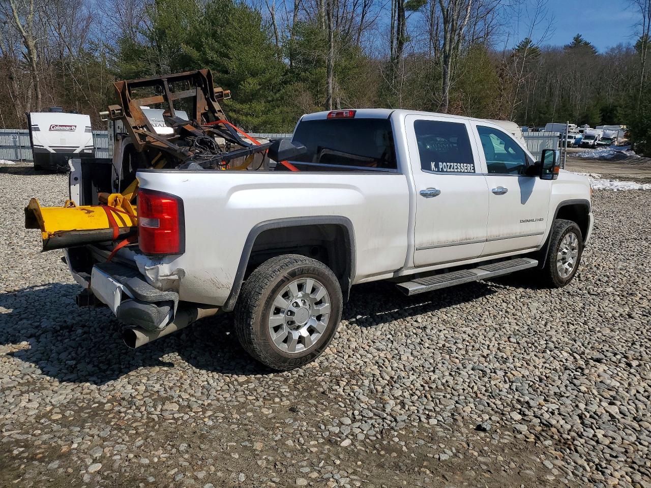 2019 GMC SIERRA K2500 DENALI photo 3