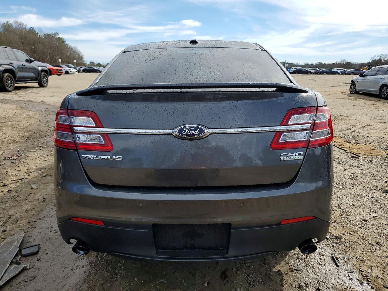 2018 FORD TAURUS SHO photo 11