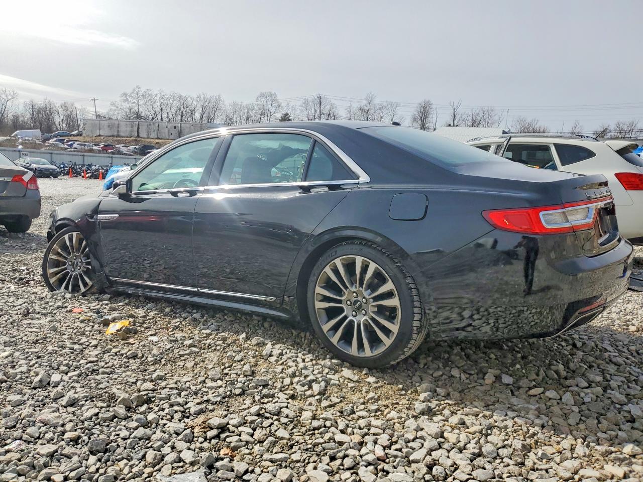 2017 LINCOLN CONTINENTAL RESERVE photo 3