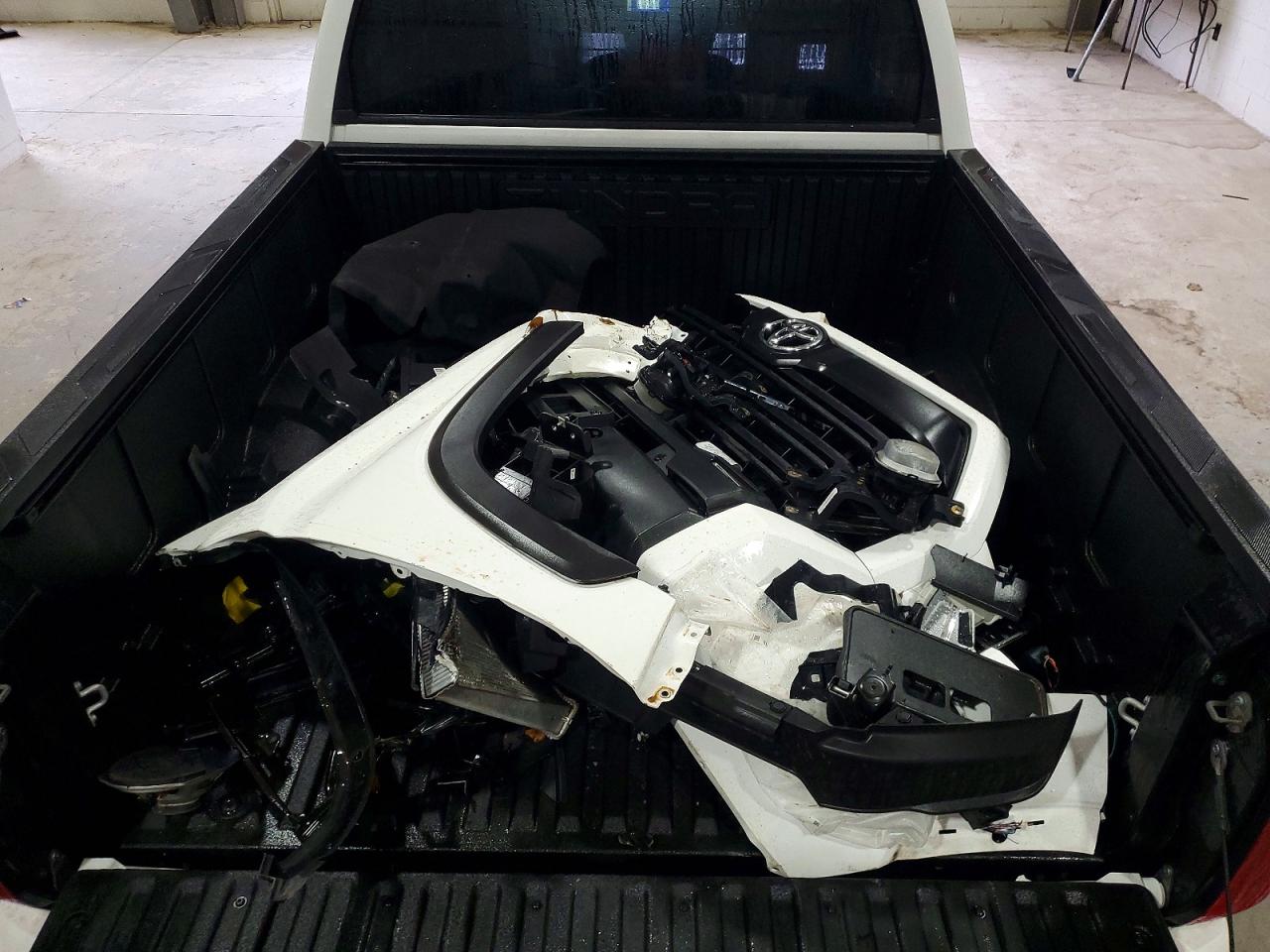 2024 TOYOTA TUNDRA CREWMAX SR photo 12