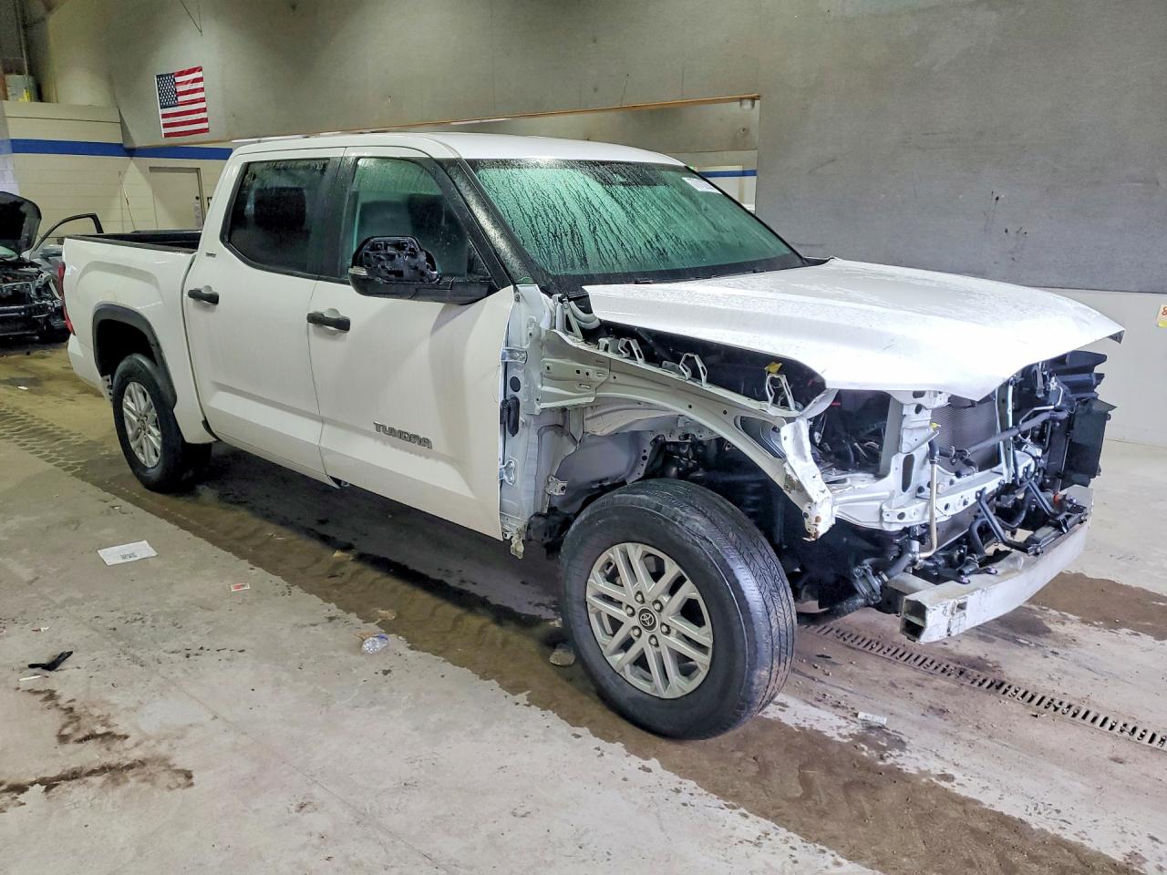 2024 TOYOTA TUNDRA CREWMAX SR photo 4