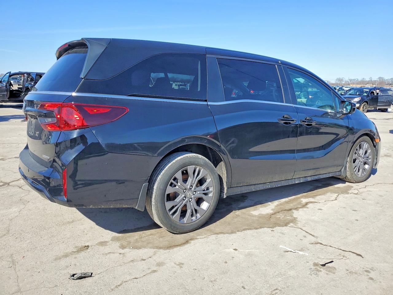 2025 HONDA ODYSSEY TOURING photo 3