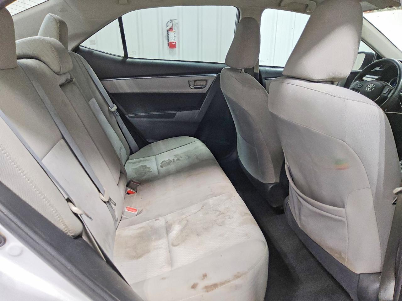2016 TOYOTA COROLLA LE photo 10