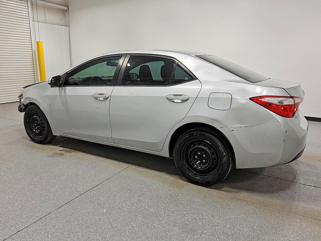 2016 TOYOTA COROLLA LE photo 2