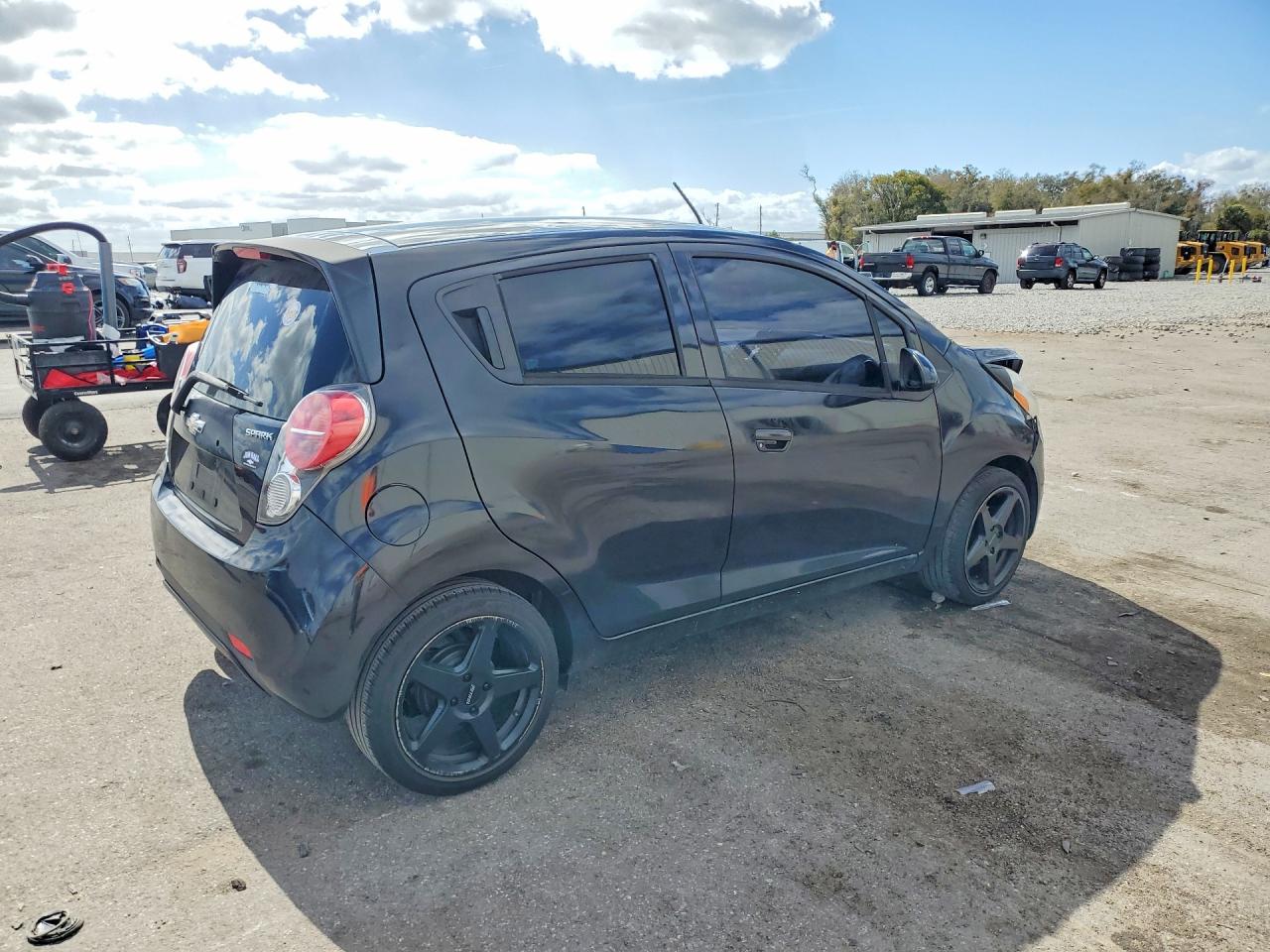 2015 CHEVROLET SPARK 1LT photo 5