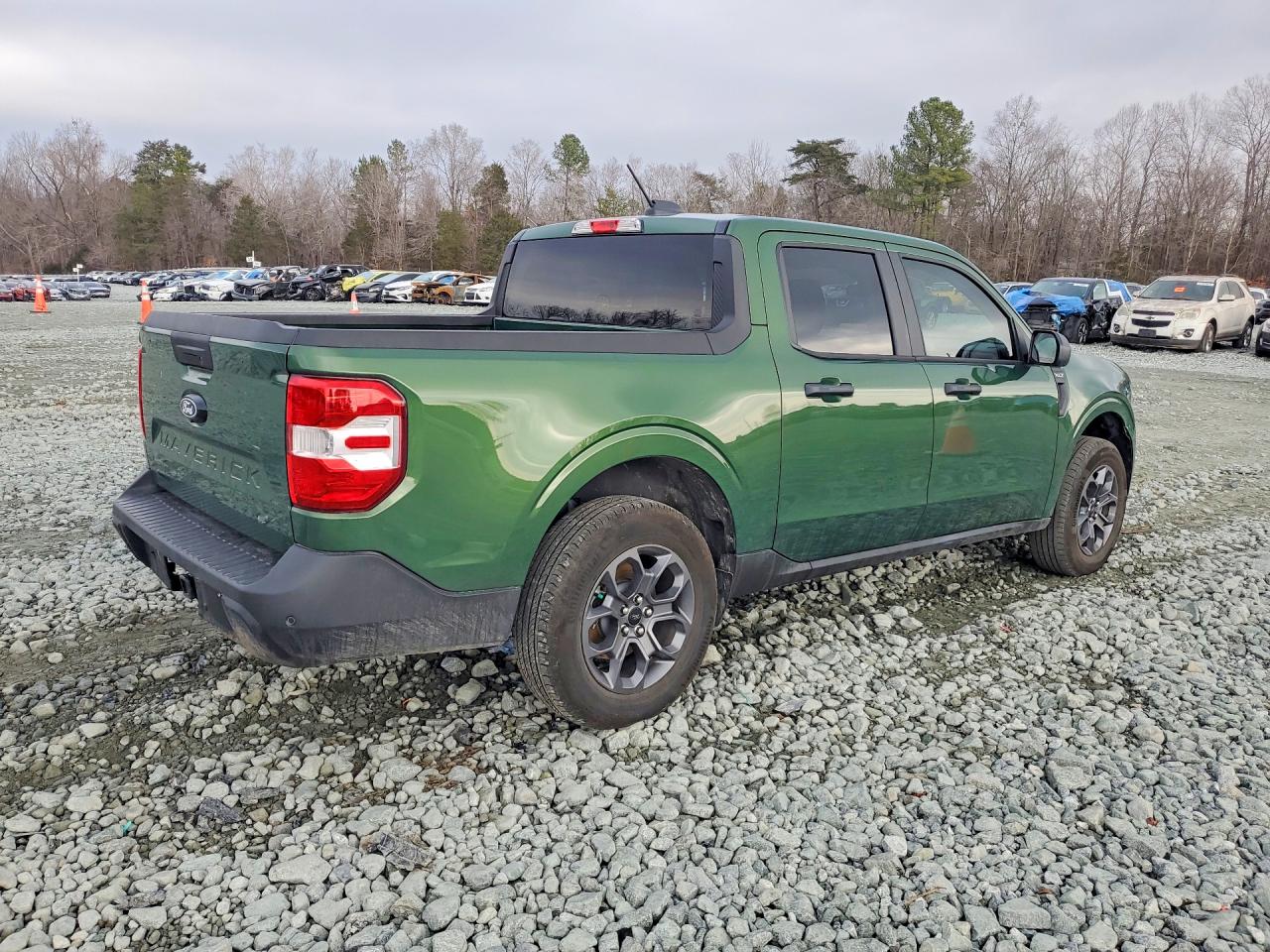 2025 FORD MAVERICK XLT photo 3
