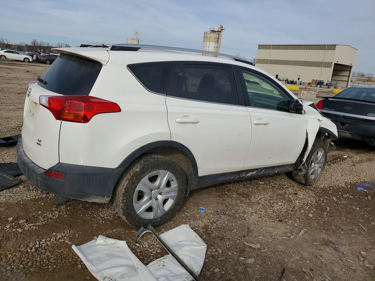 2015 TOYOTA RAV4 LE photo 3