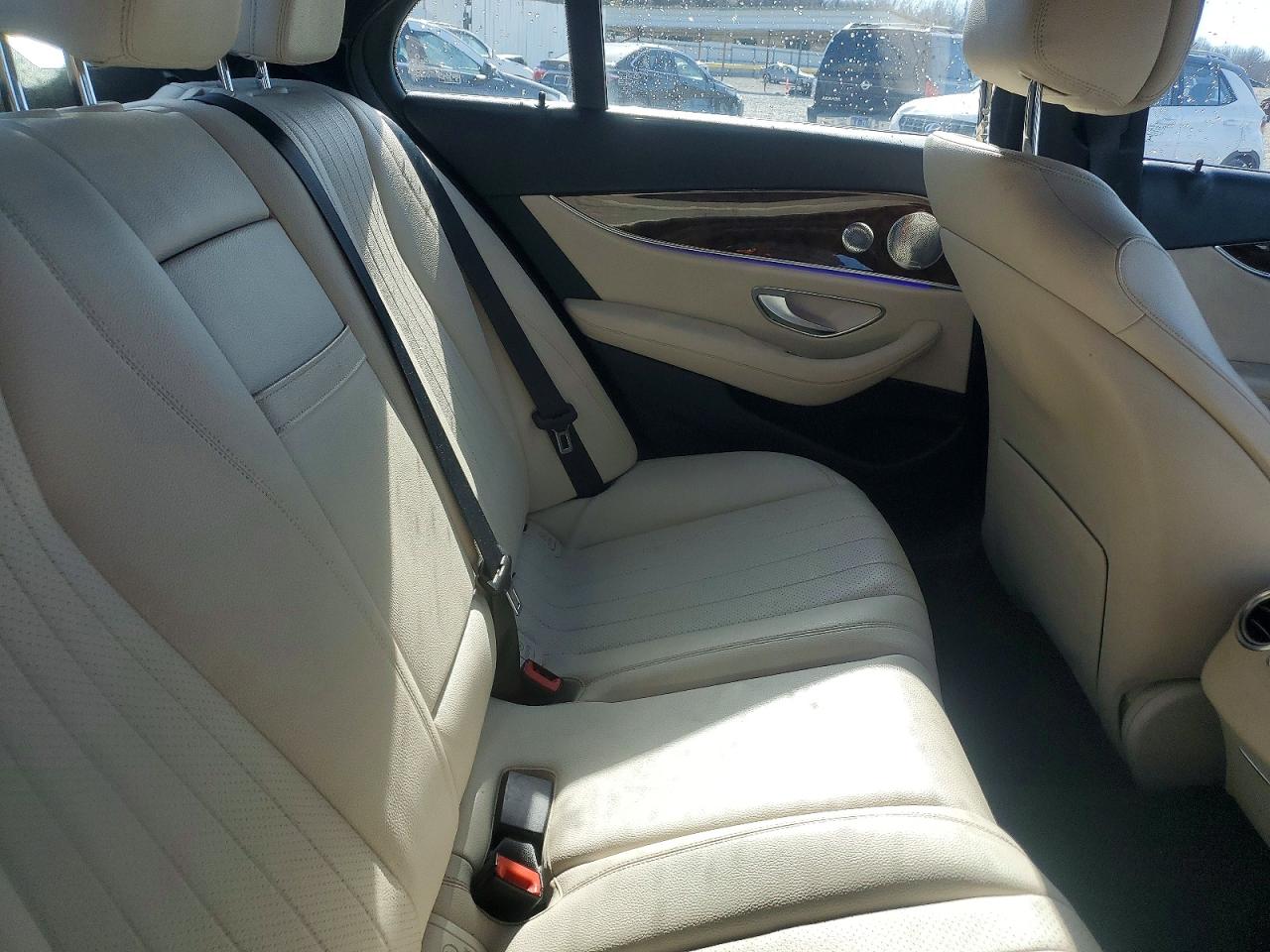 2017 MERCEDES-BENZ E 300 photo 19