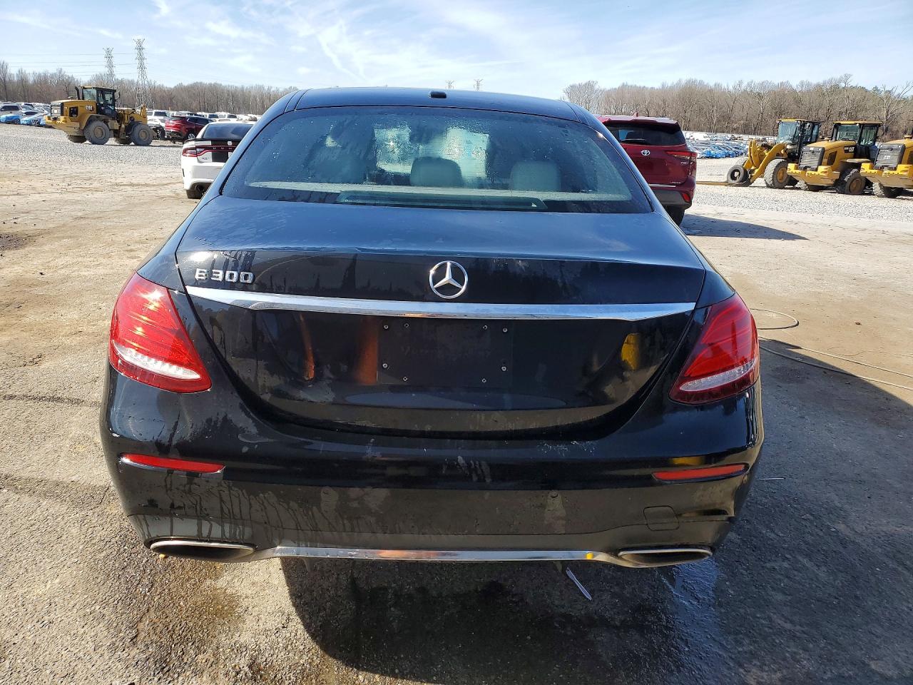 2017 MERCEDES-BENZ E 300 photo 11