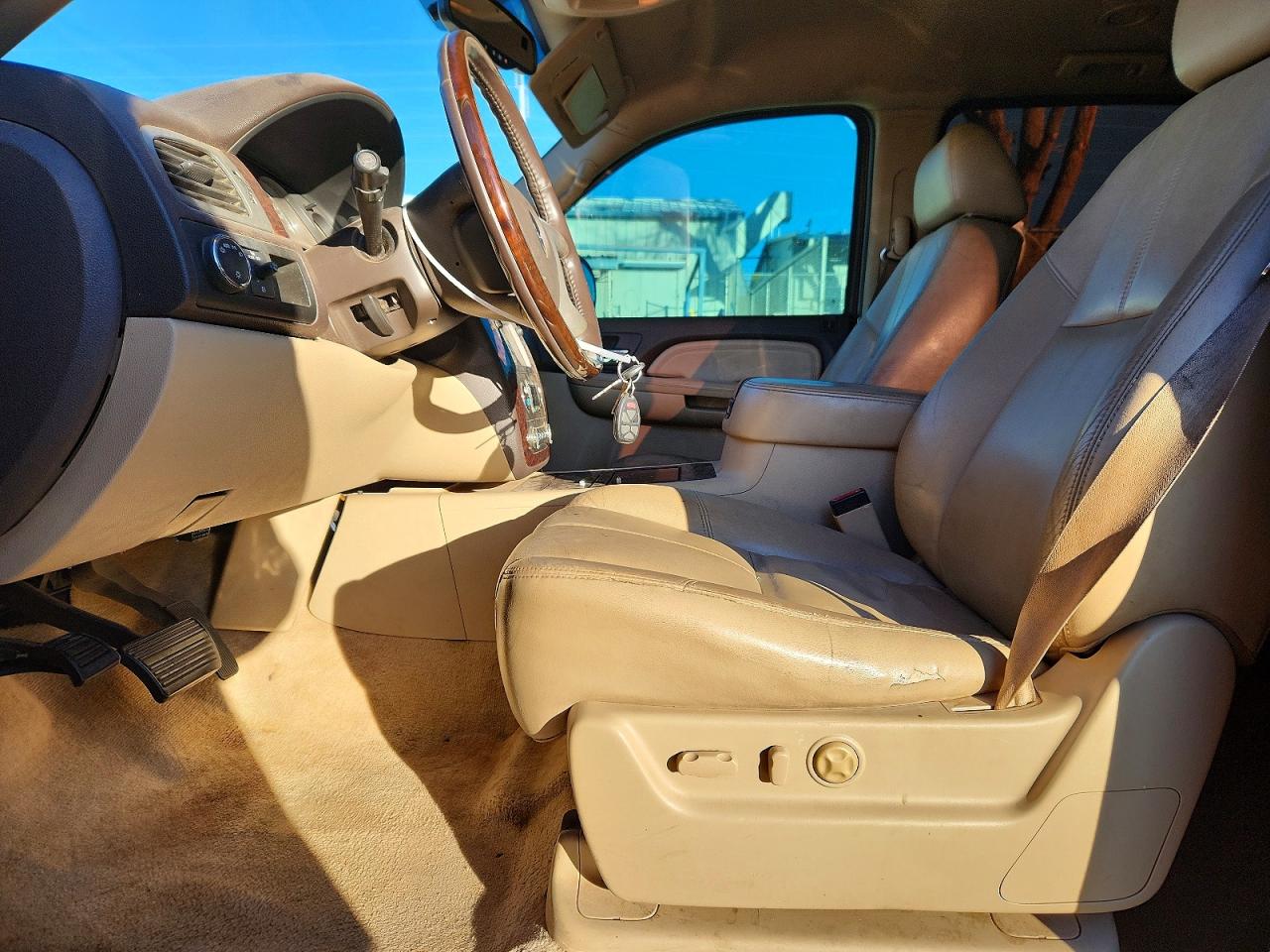 2008 GMC YUKON XL DENALI photo 13