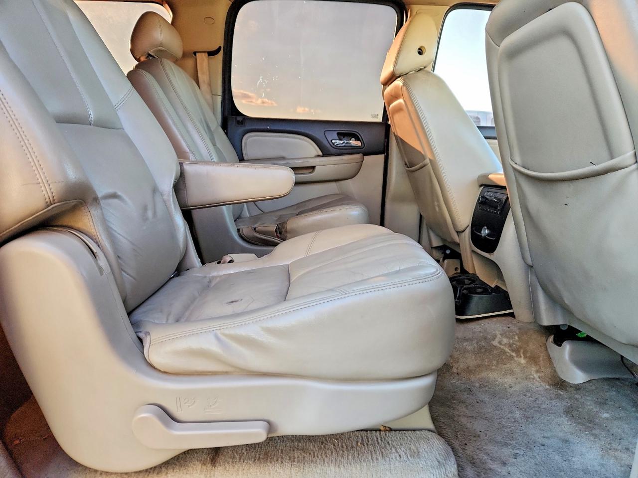 2008 GMC YUKON XL DENALI photo 21