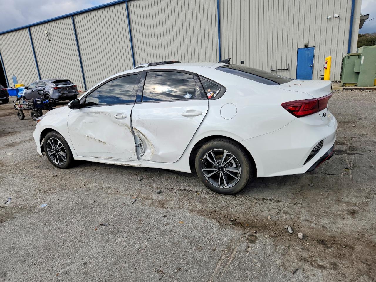 2024 KIA FORTE LXS photo 3