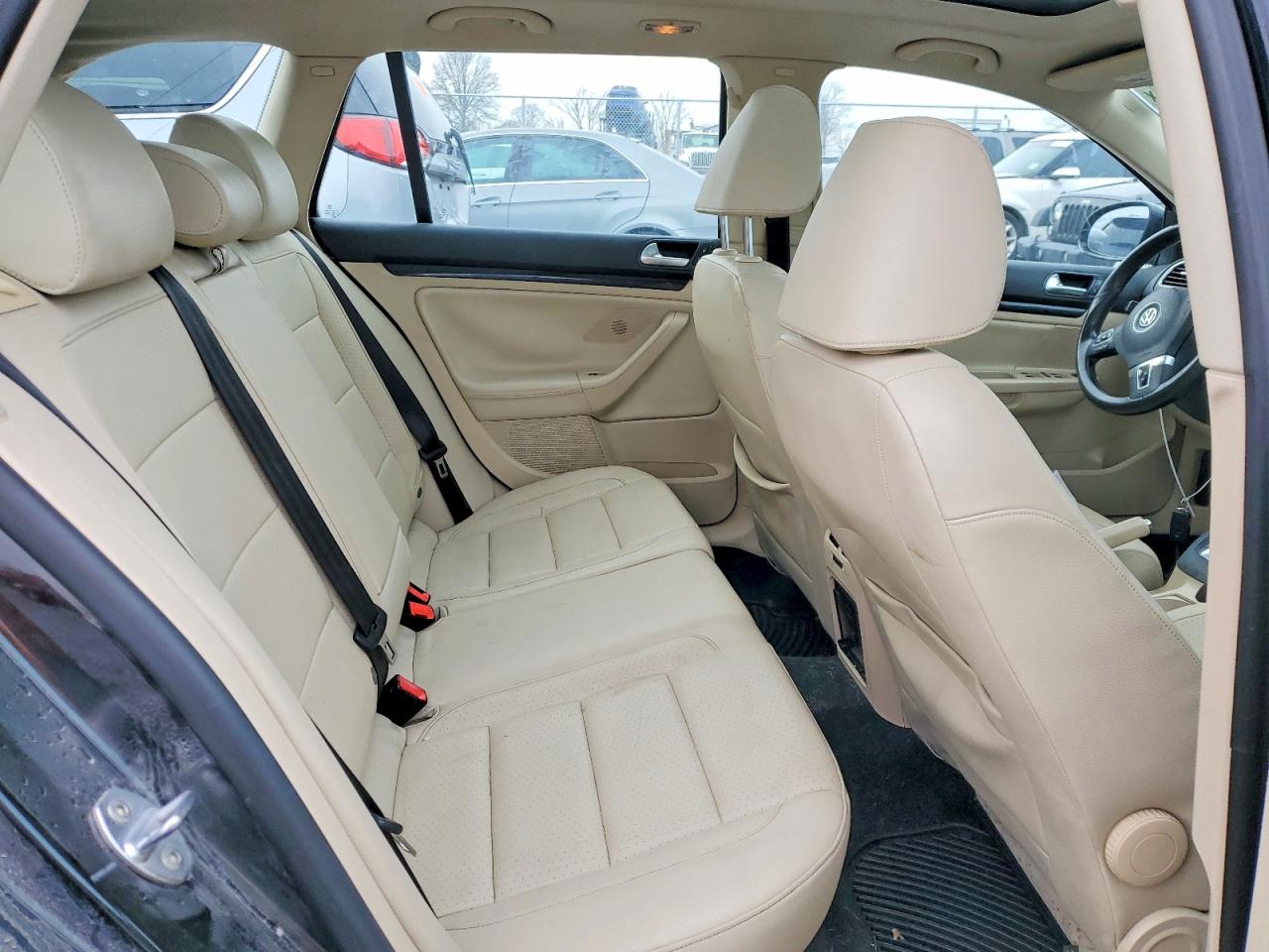 2011 VOLKSWAGEN JETTA TDI photo 19