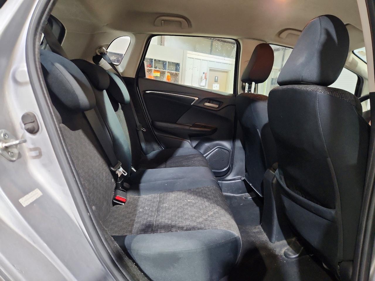 2017 HONDA FIT LX photo 19