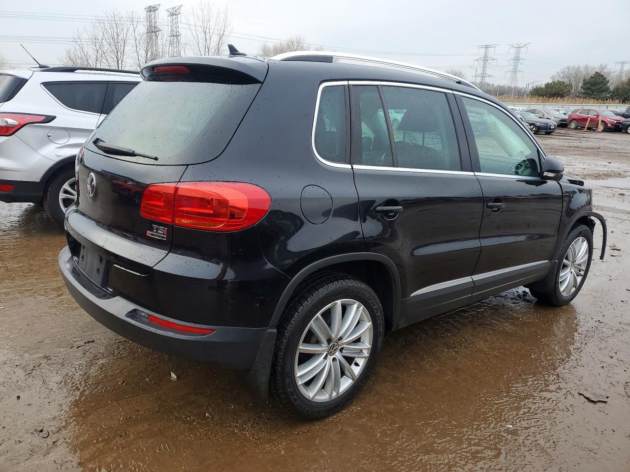 2016 VOLKSWAGEN TIGUAN S photo 3