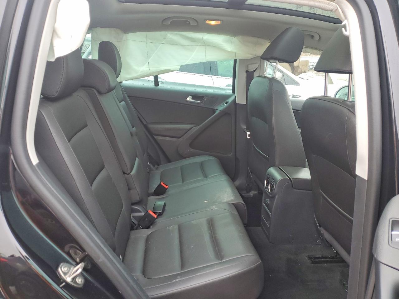 2016 VOLKSWAGEN TIGUAN S photo 10