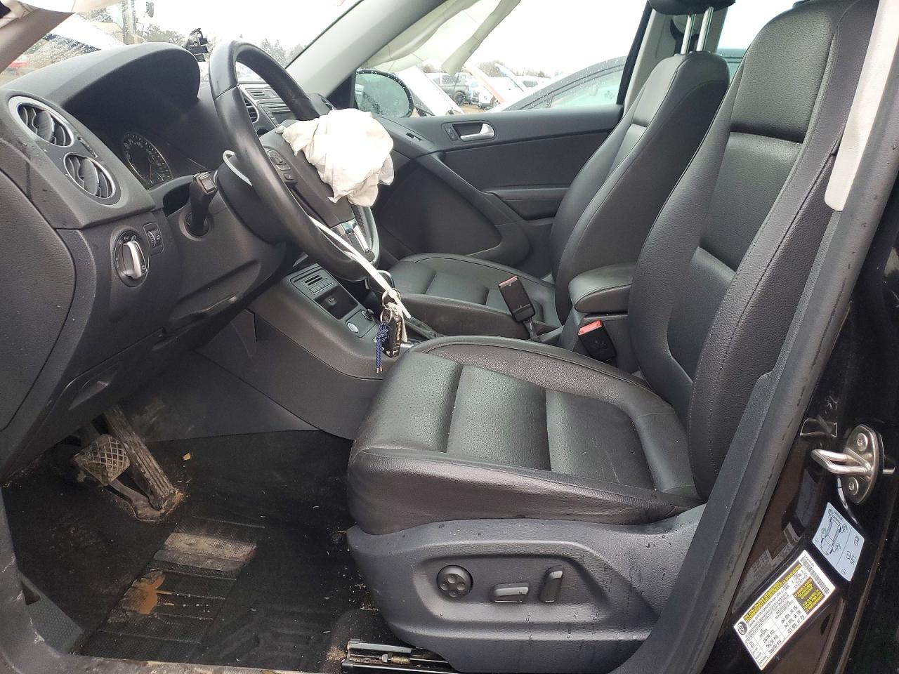 2016 VOLKSWAGEN TIGUAN S photo 7