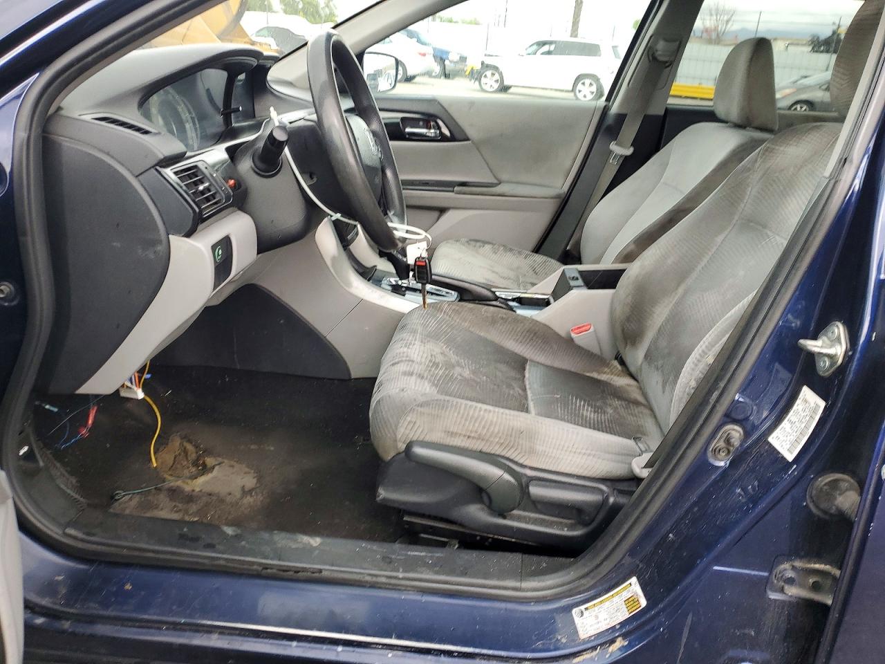 2017 HONDA ACCORD LX photo 13