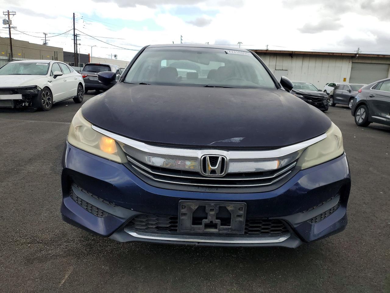 2017 HONDA ACCORD LX photo 9
