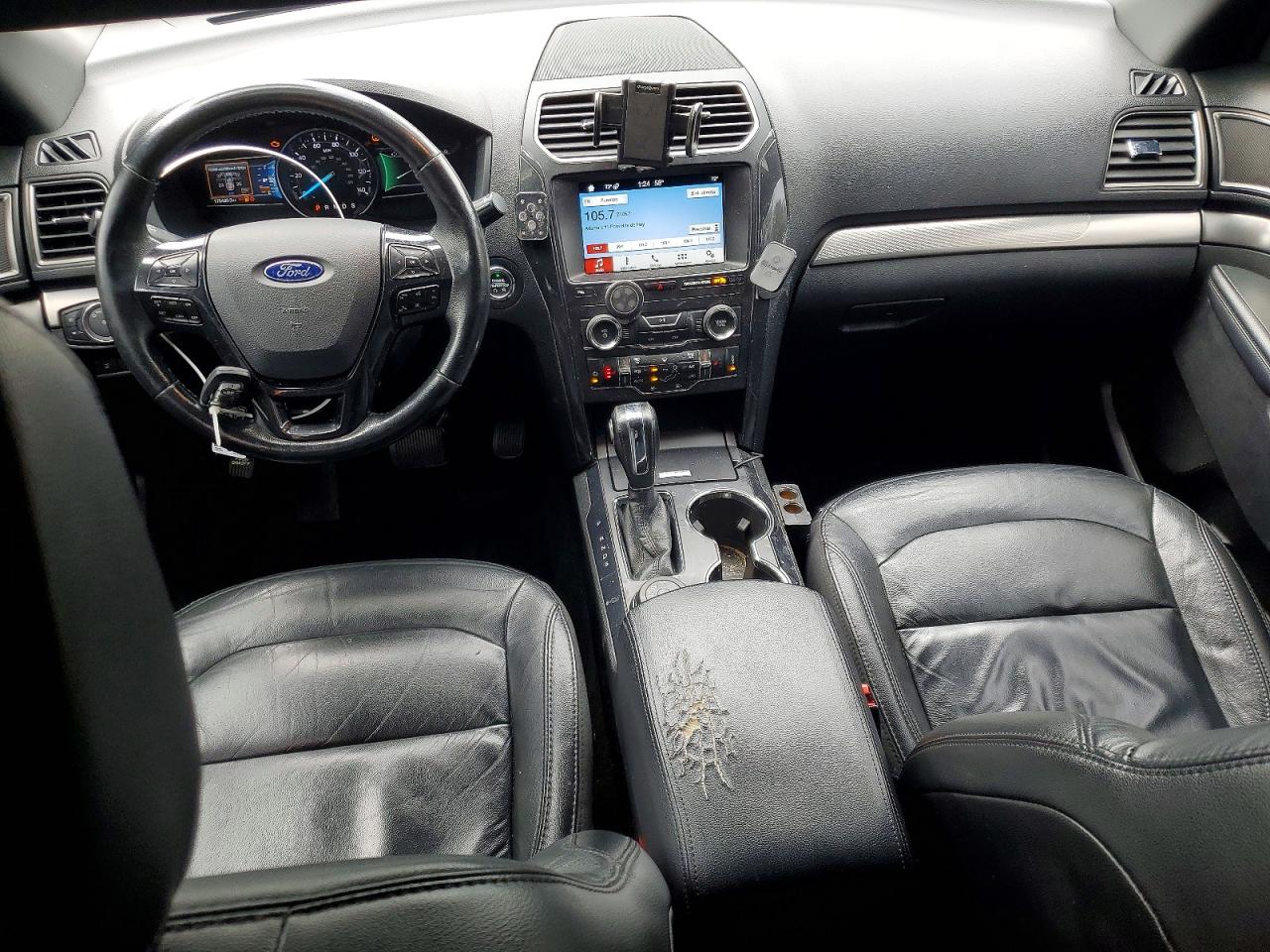 2018 FORD EXPLORER XLT photo 8