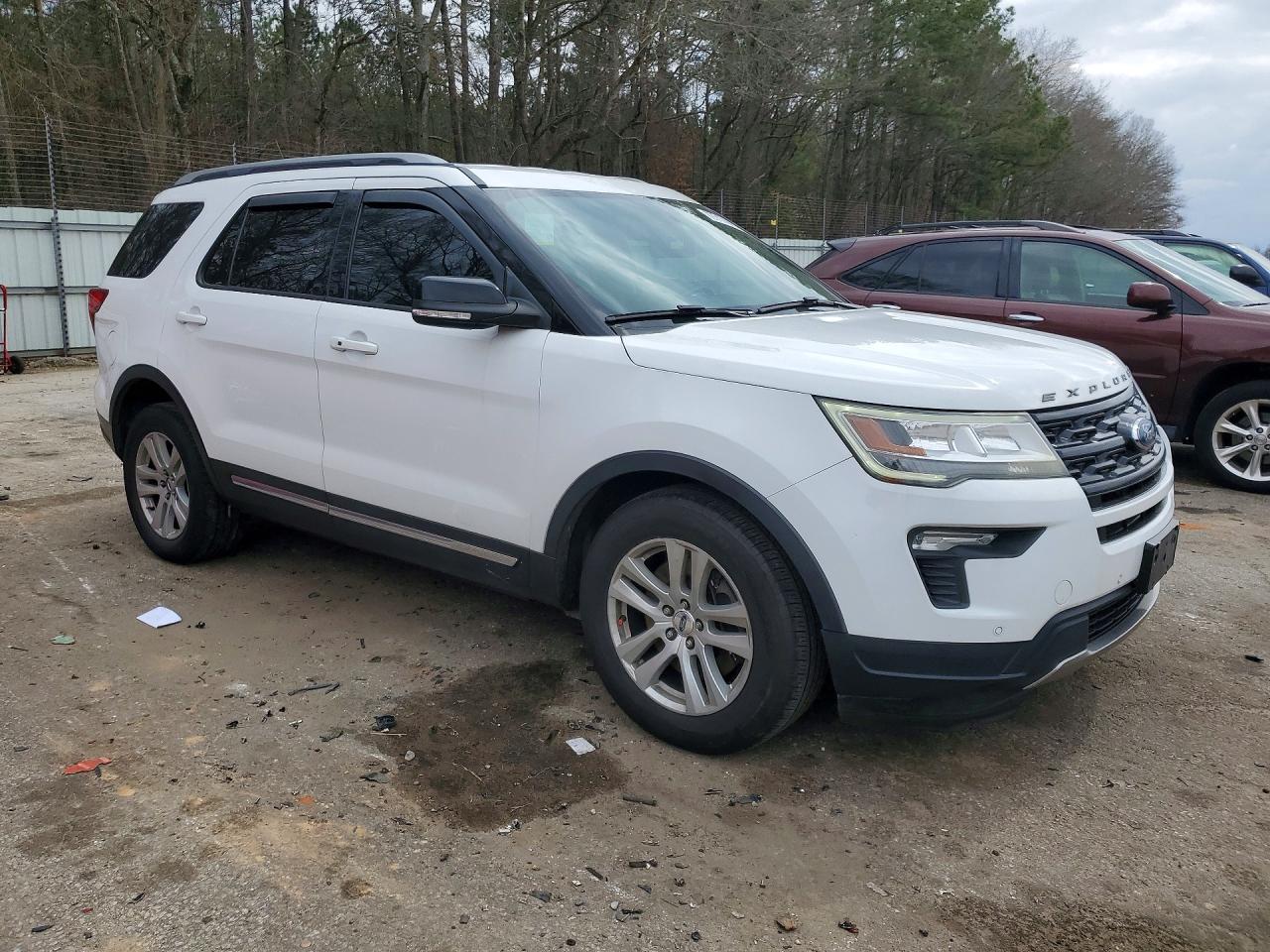 2018 FORD EXPLORER XLT photo 4