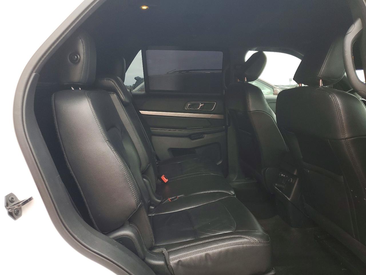 2018 FORD EXPLORER XLT photo 10