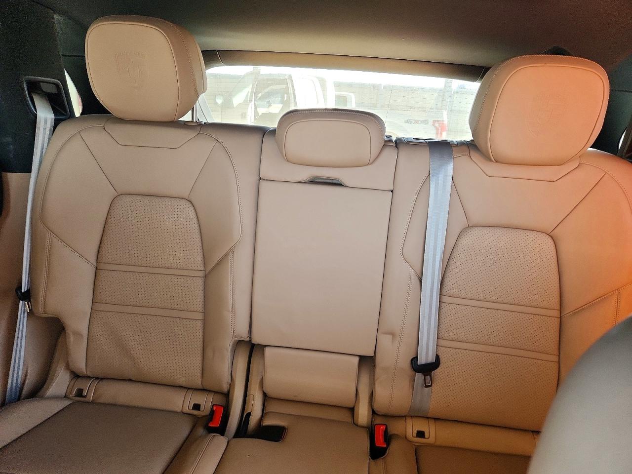 2023 PORSCHE CAYENNE BASE photo 28