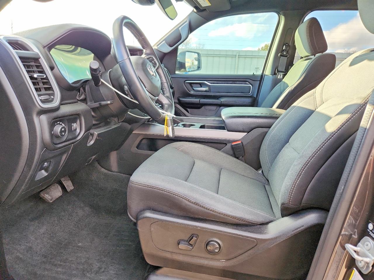2023 RAM 1500 BIG HORN photo 7