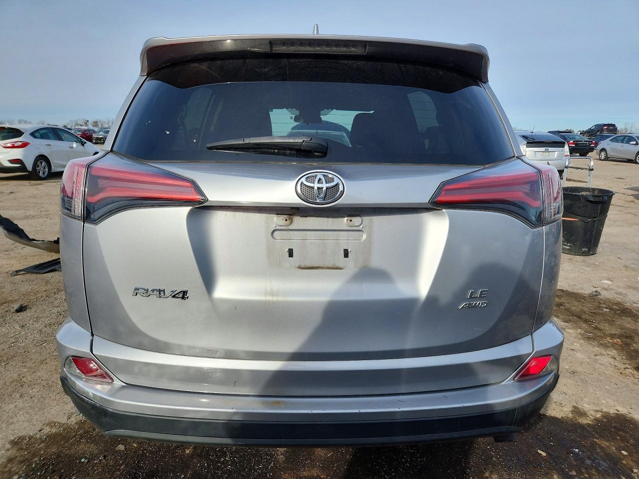 2018 TOYOTA RAV4 LE photo 16