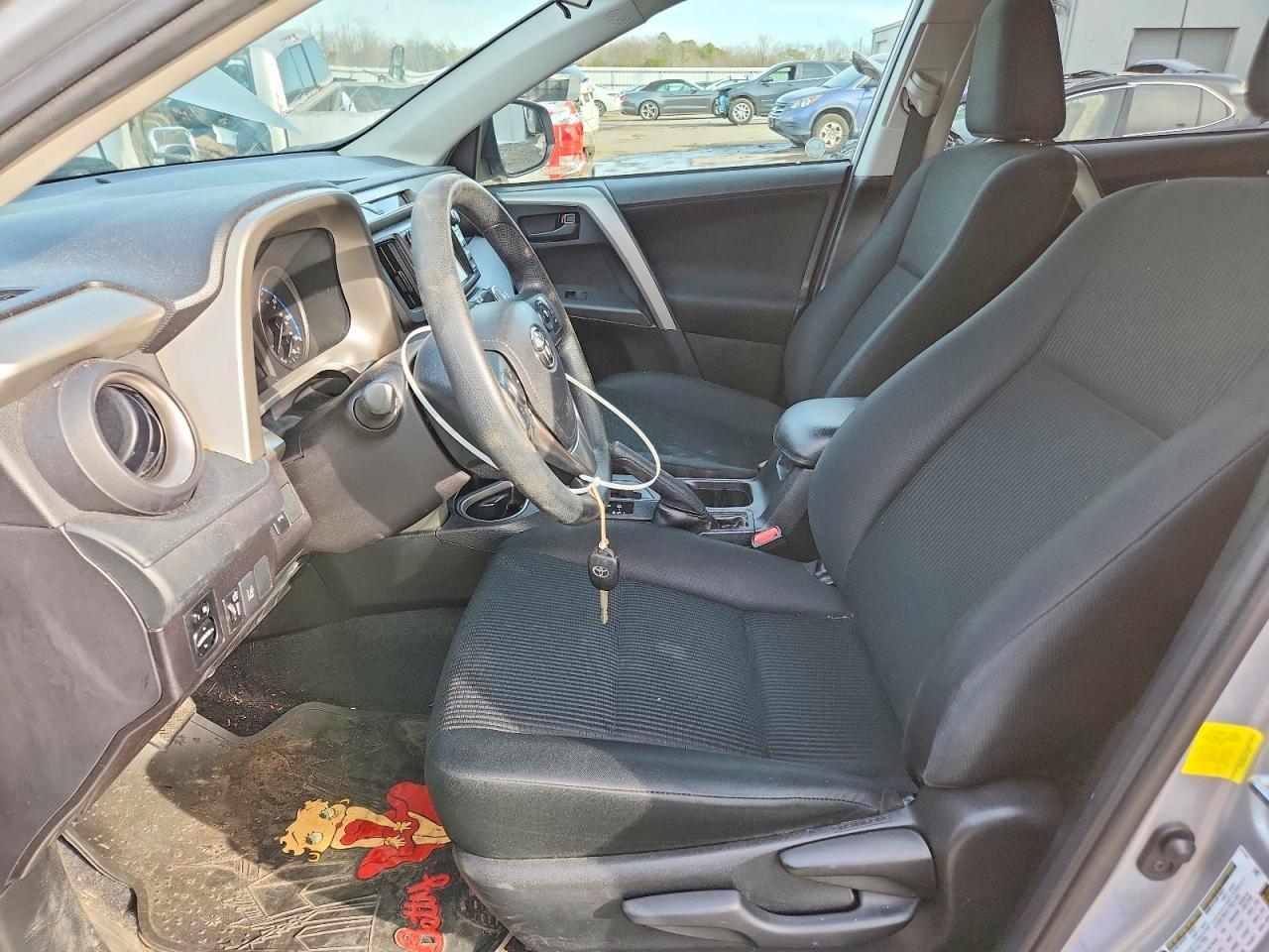 2018 TOYOTA RAV4 LE photo 19