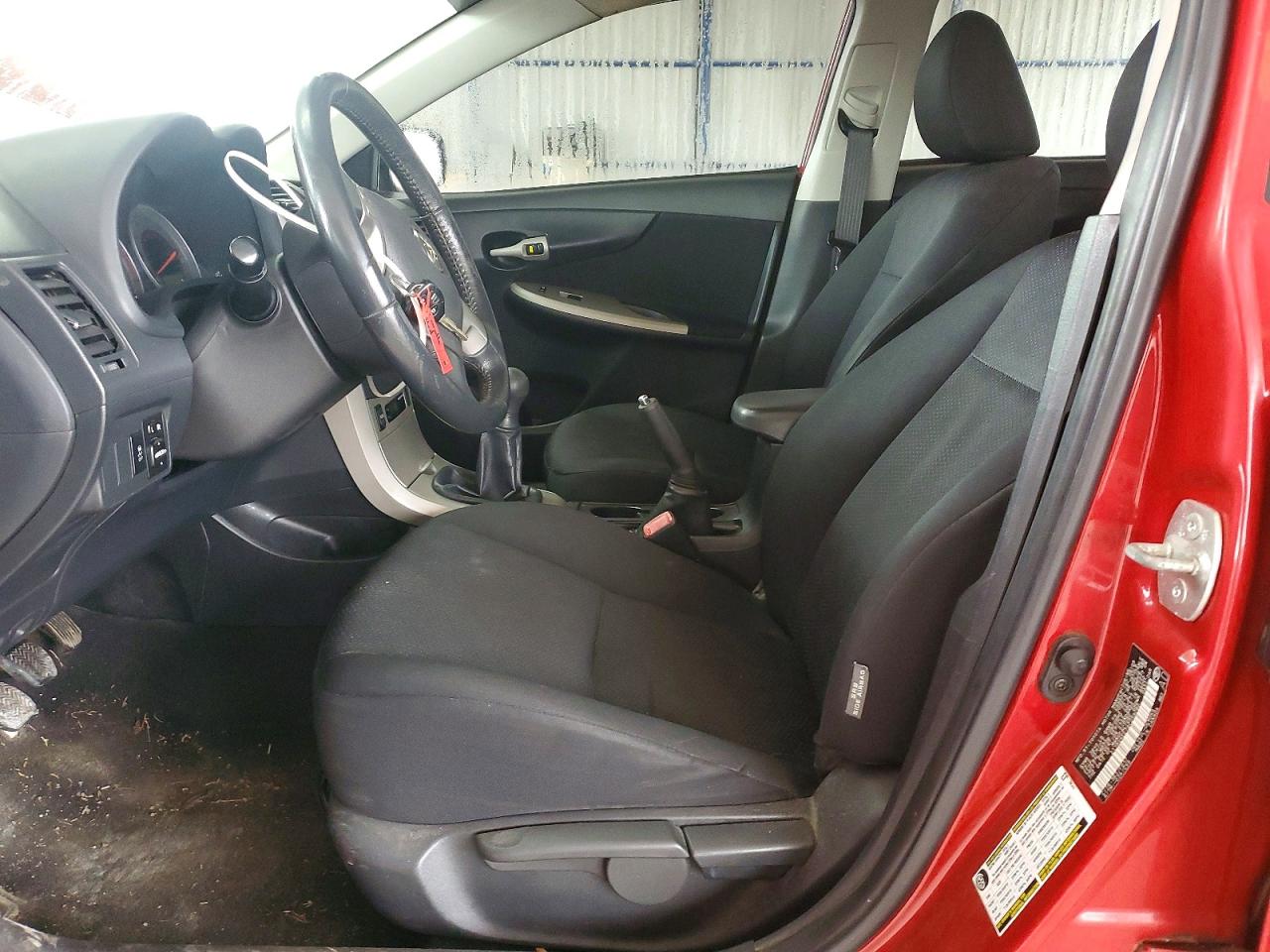 2010 TOYOTA COROLLA photo 7