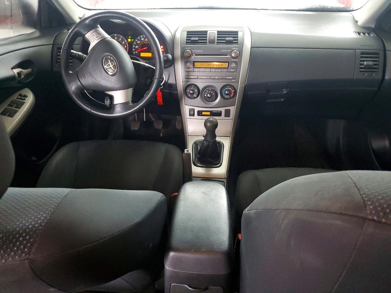 2010 TOYOTA COROLLA photo 8