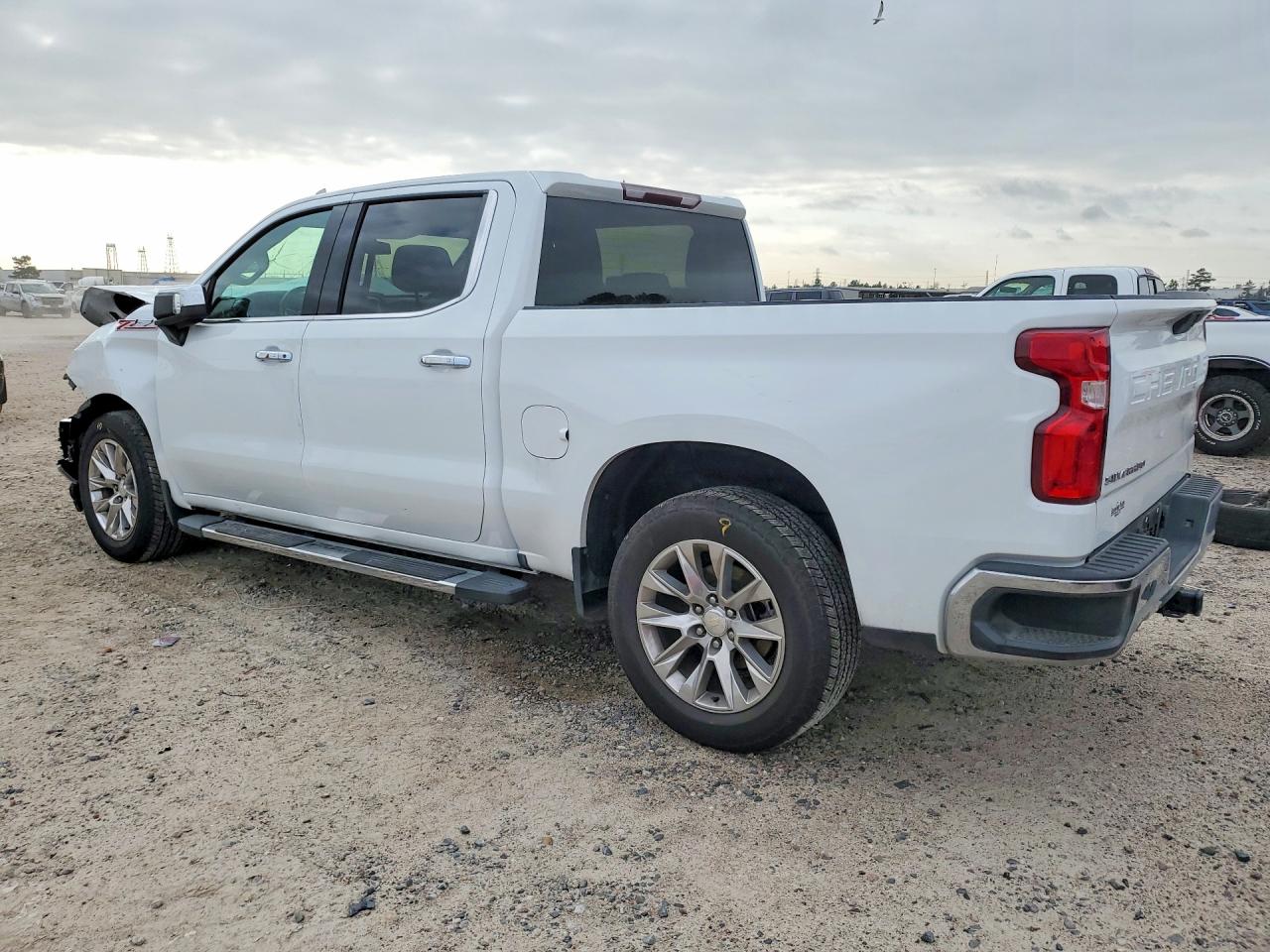 2019 CHEVROLET SILVERADO K1500 LTZ photo 2