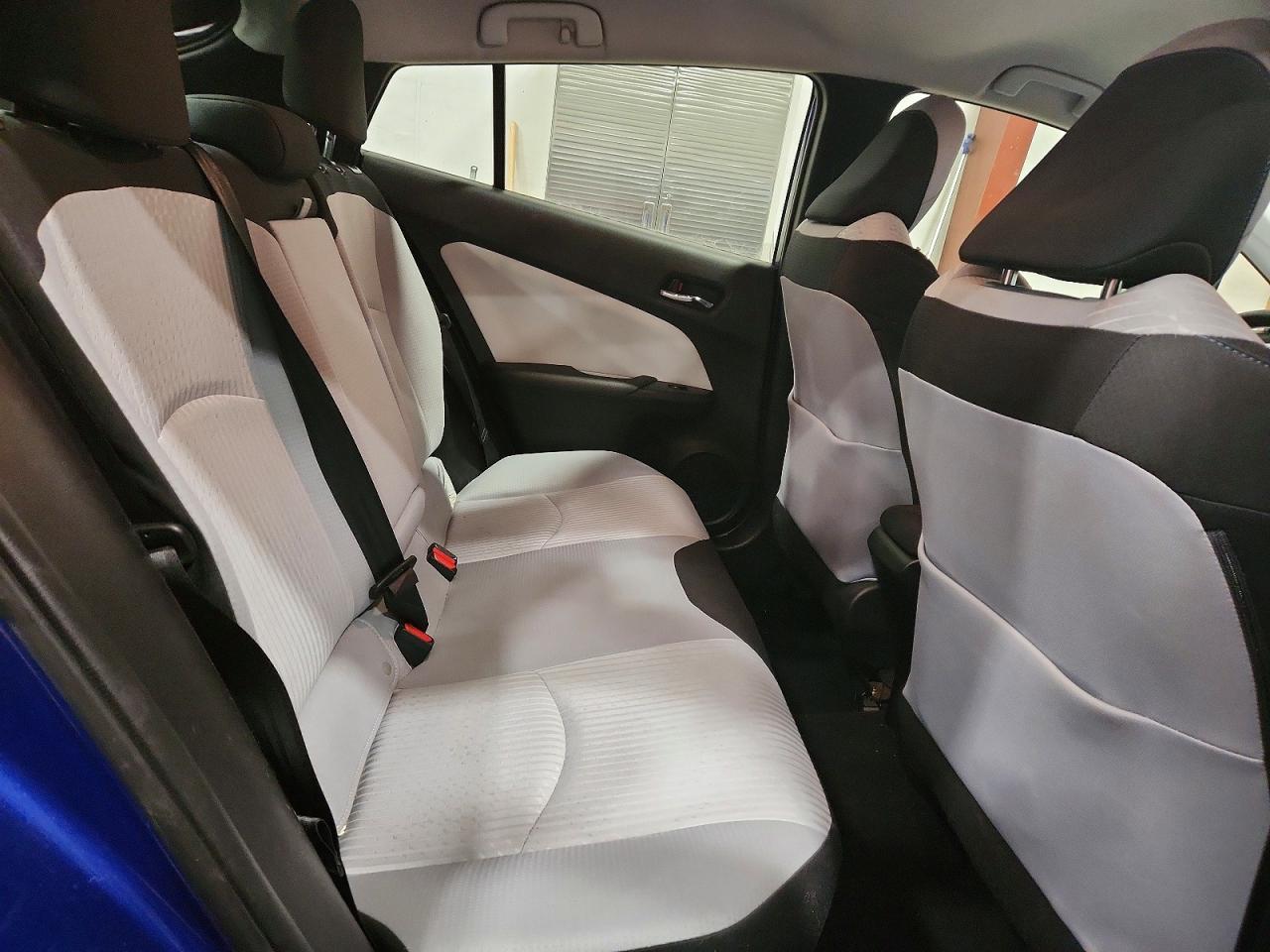 2018 TOYOTA PRIUS photo 19