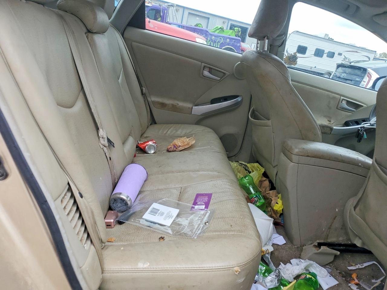 2010 TOYOTA PRIUS III photo 28
