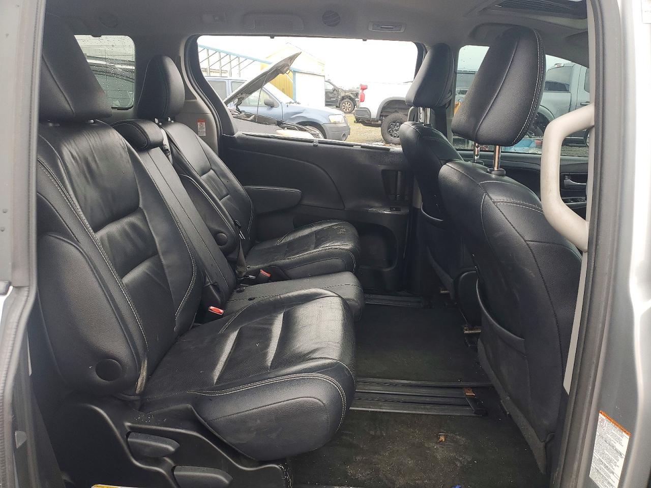 2015 TOYOTA SIENNA SPORT photo 21
