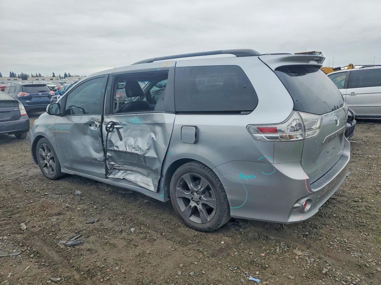 2015 TOYOTA SIENNA SPORT photo 3
