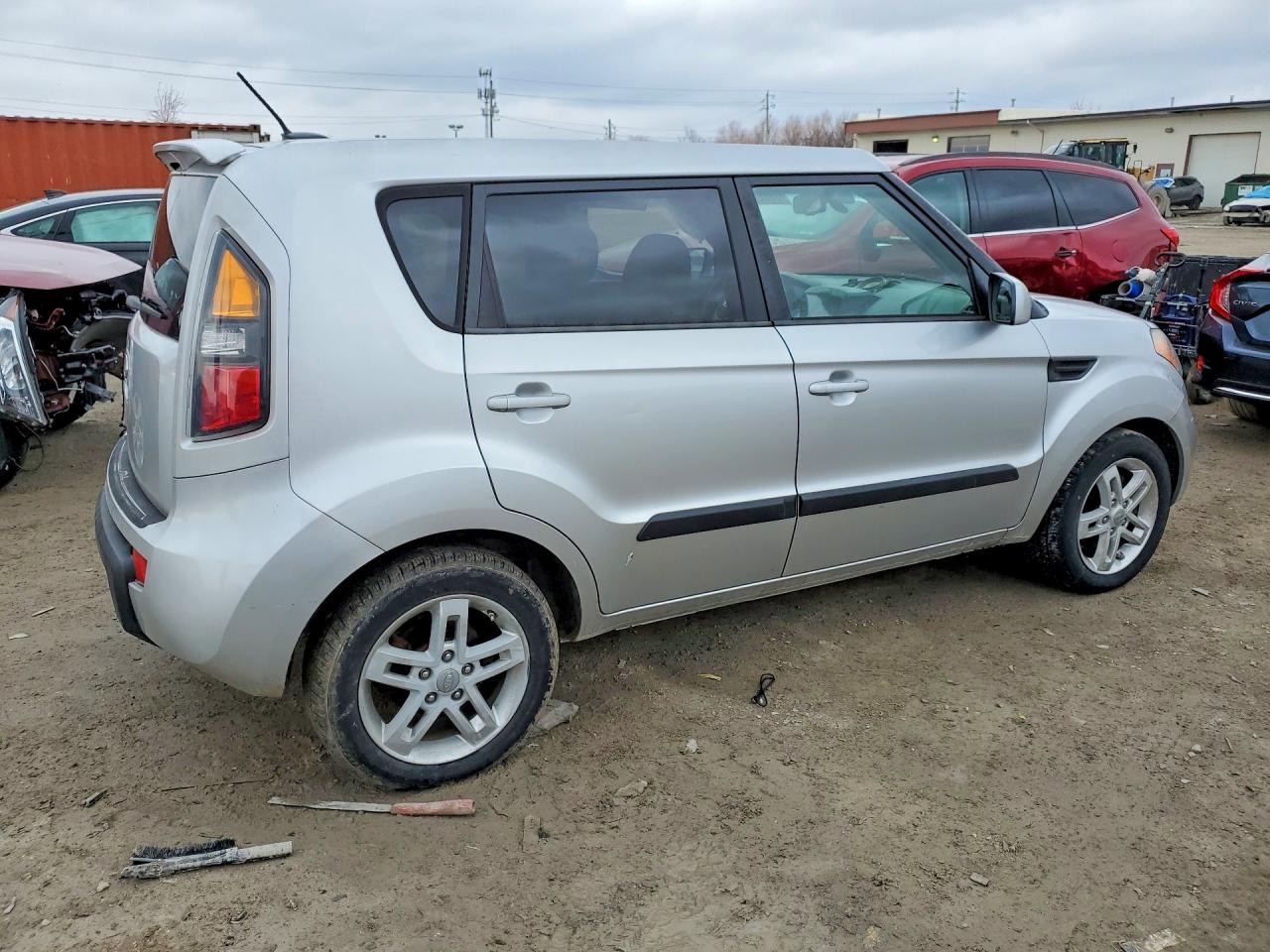 2011 KIA SOUL + photo 3