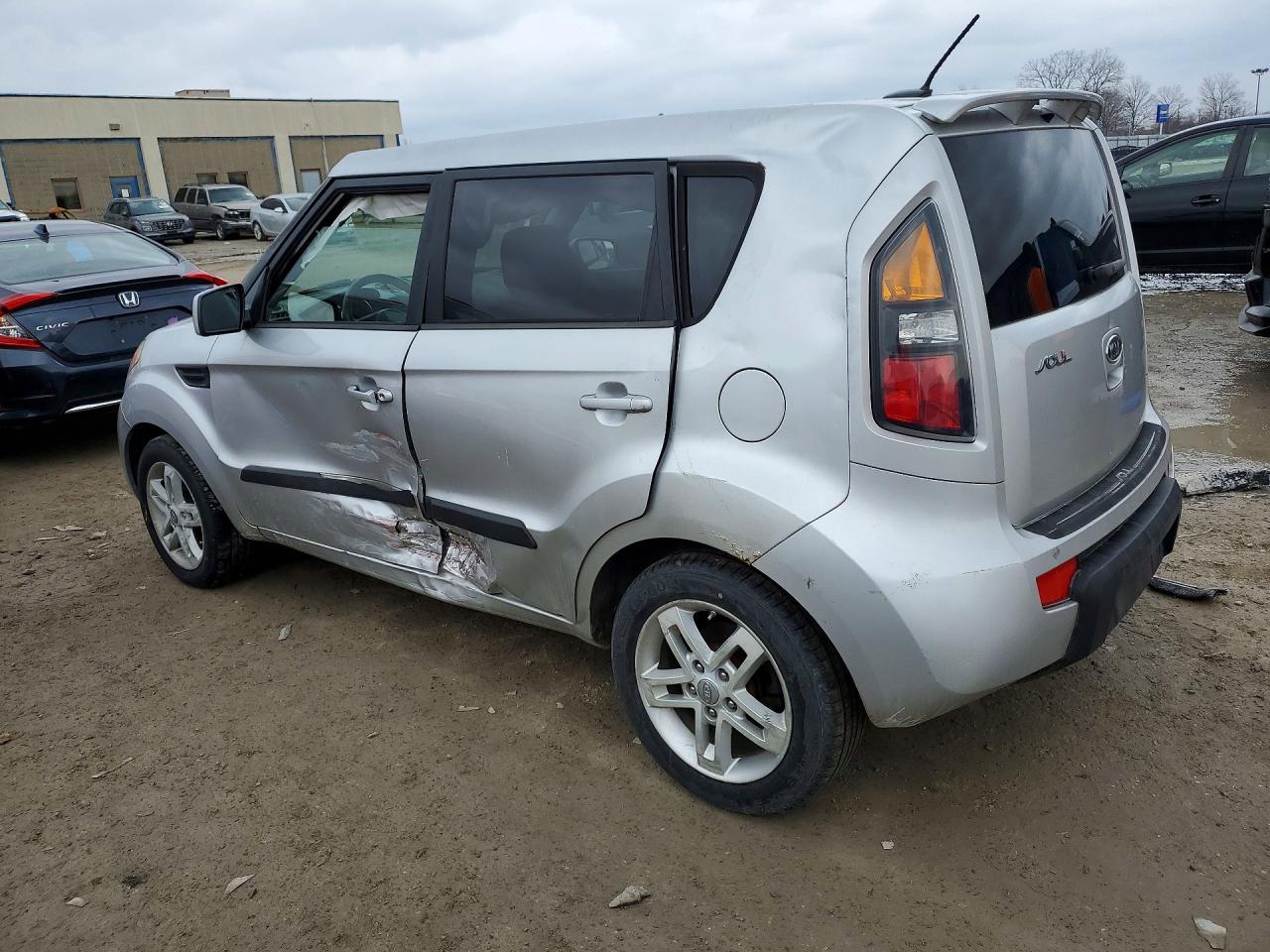 2011 KIA SOUL + photo 2