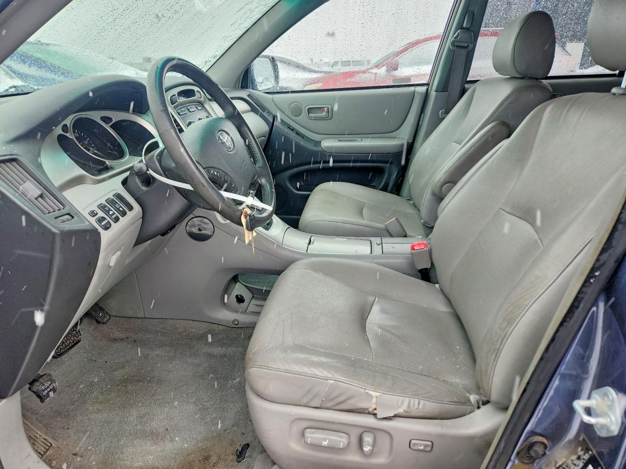 2007 TOYOTA HIGHLANDER BASE photo 13