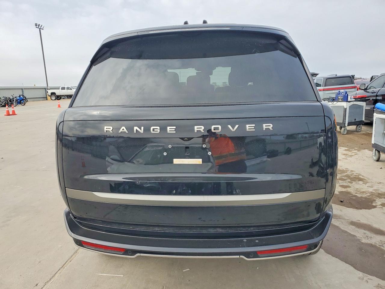 2025 LAND ROVER RANGE ROVER SE photo 6